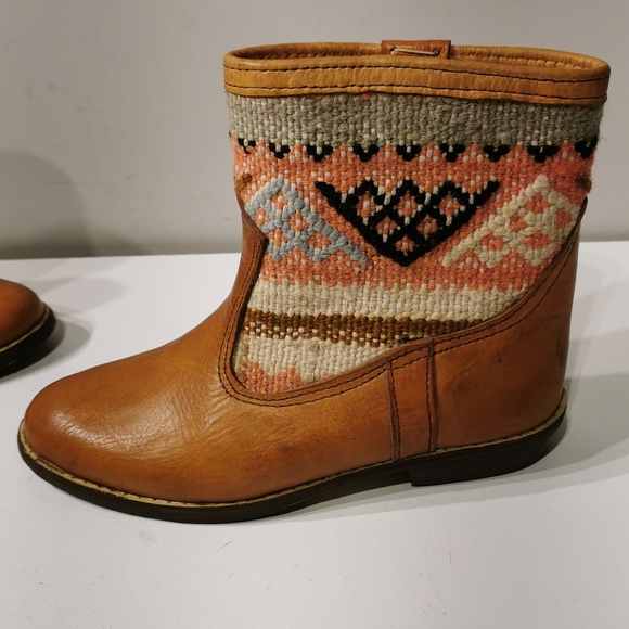 Women's Handmade  Brown Leather Kilim Boots - Picture 2 of 7